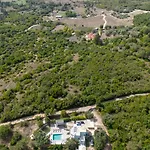 Serenity - Off Grid Pouládes
