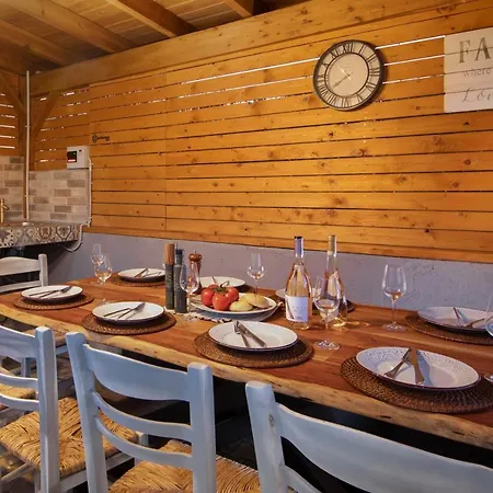 Serenity - Off Grid Poulades